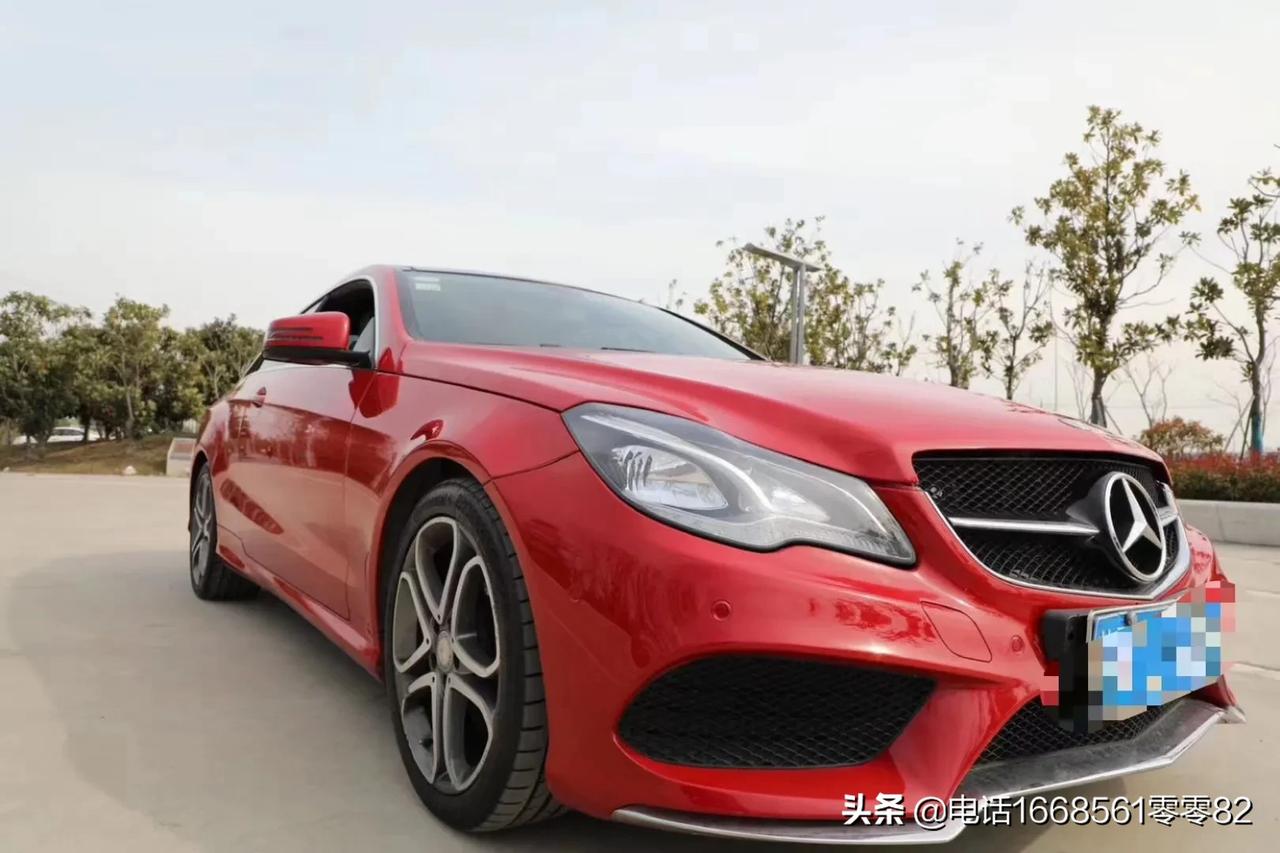 16年奔驰e200cooper轿跑唯美车身红黑配色既显精致又显示时尚动力充沛