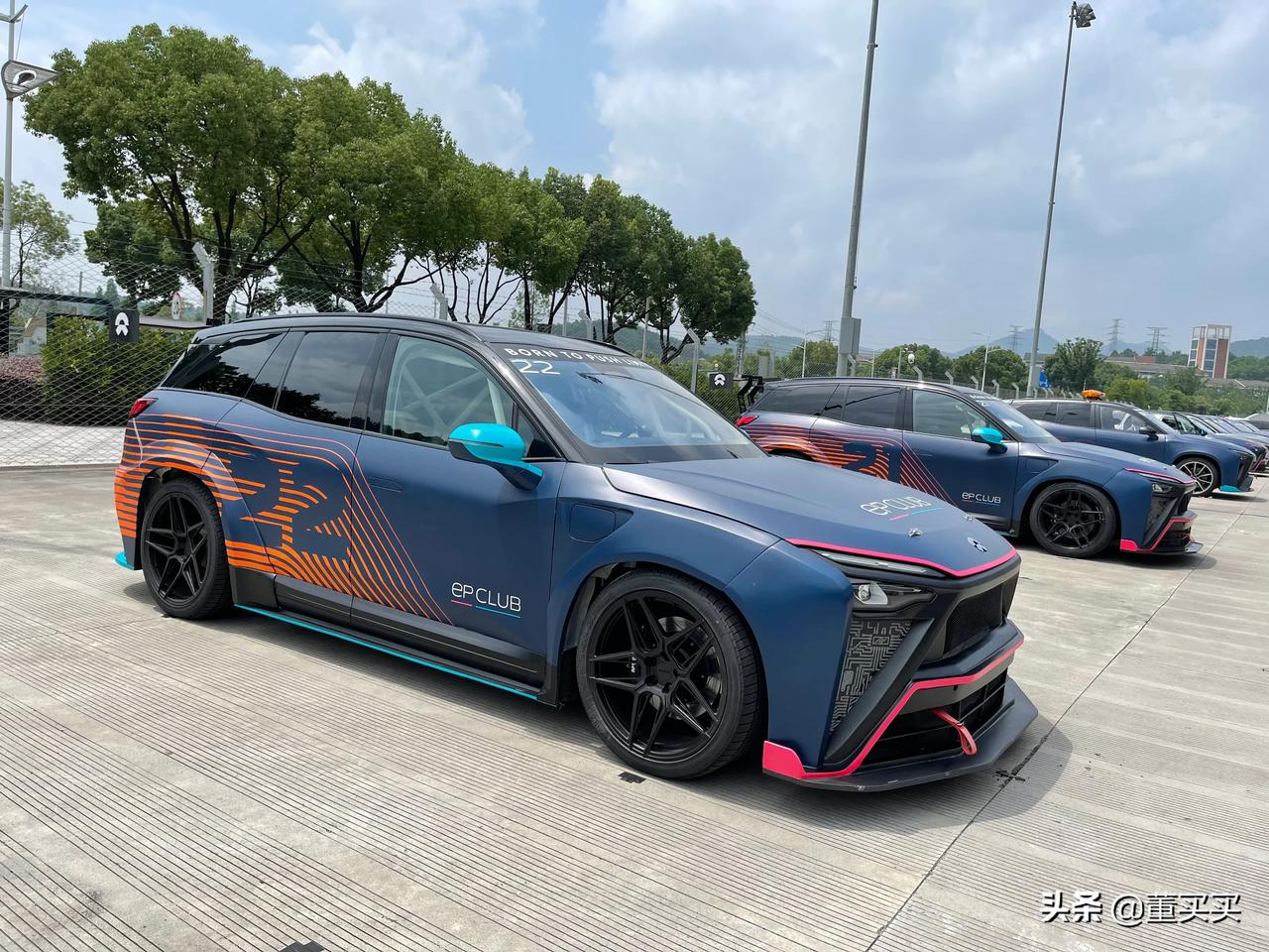 蔚来改装了好几台,让ep club会员开,挺好的.
