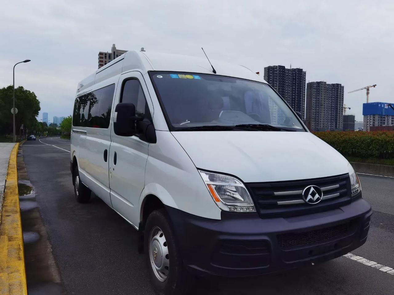 17年大通v80加长7座高配极品车况全车原版基本原漆倒车影像没拉过重货