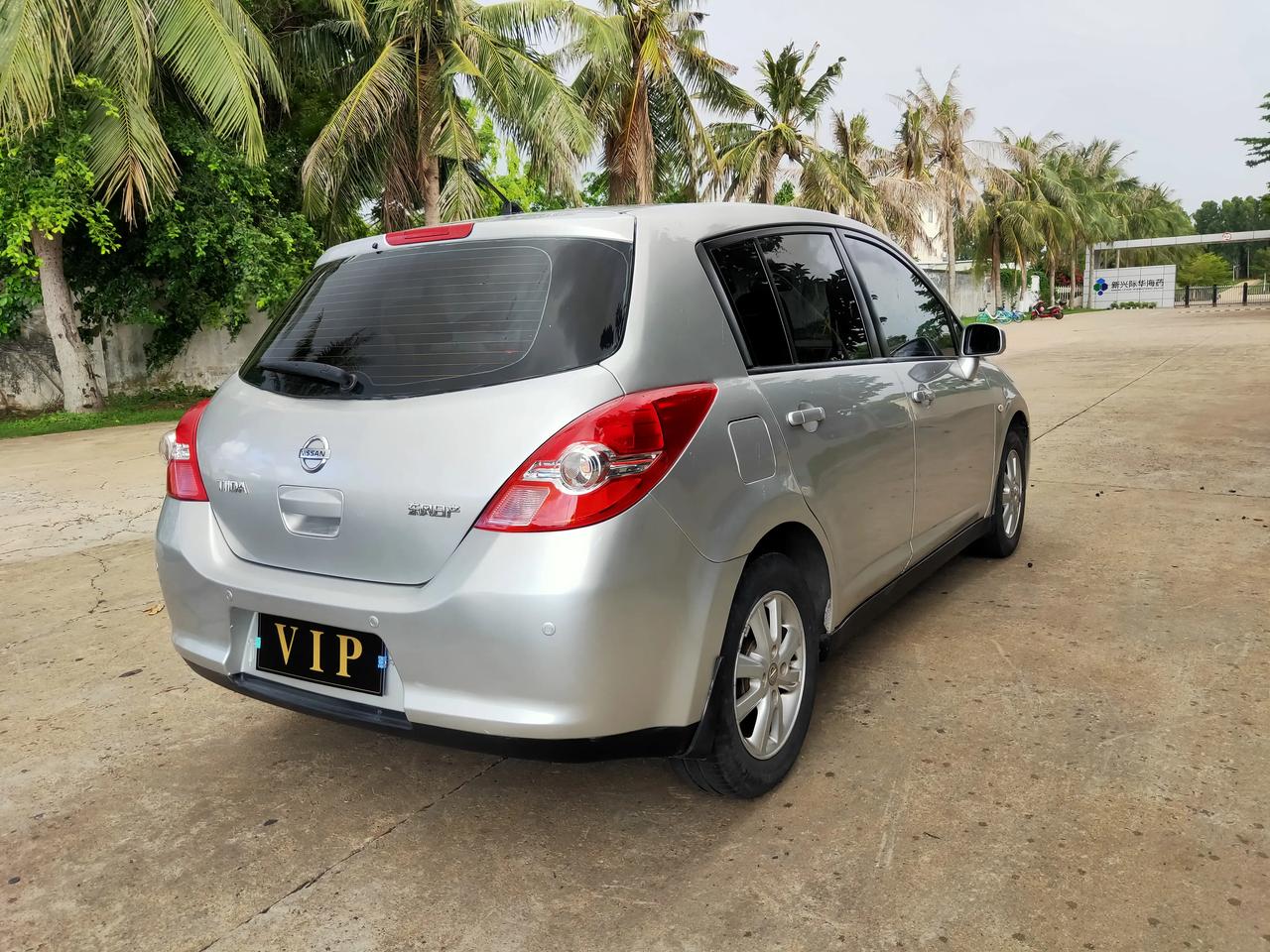 09年日产骐达1.6手动挡 12万多公里 保号练手首选 加油