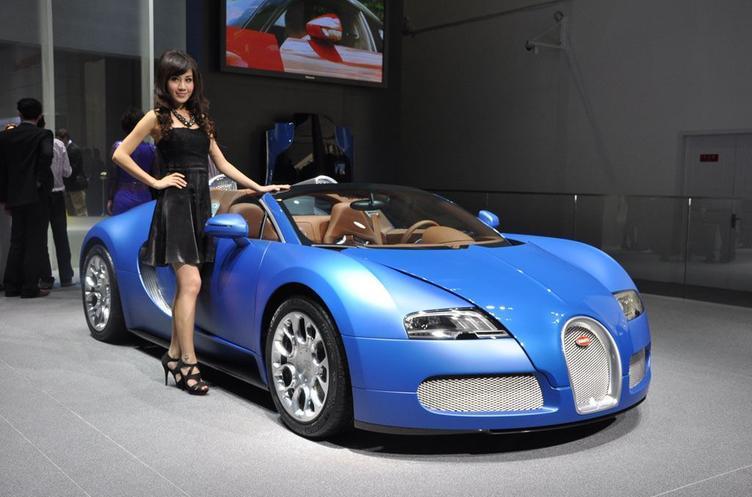 美女与布加迪_威航车友圈_6121一线飞狐_懂车帝