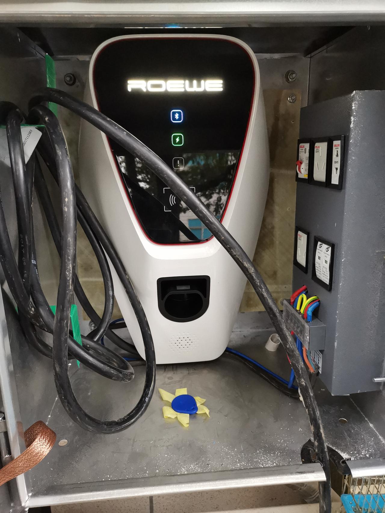 收的荣威二代充电桩 不想去后备箱拿充电头,找了找资料,自己凑