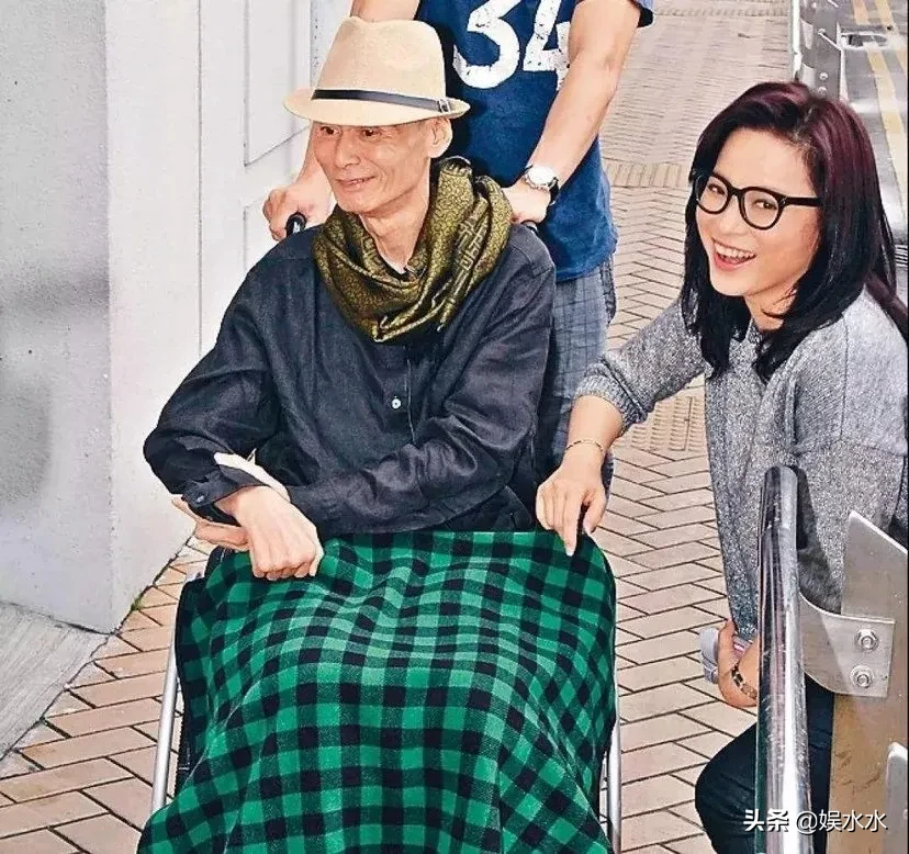 恤筹|刘家辉被曝靠粉丝卖T恤筹住院费 吴京前女友帮其回应