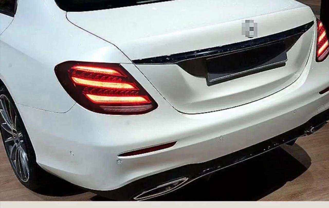 梅赛德斯奔驰e升级s款尾灯