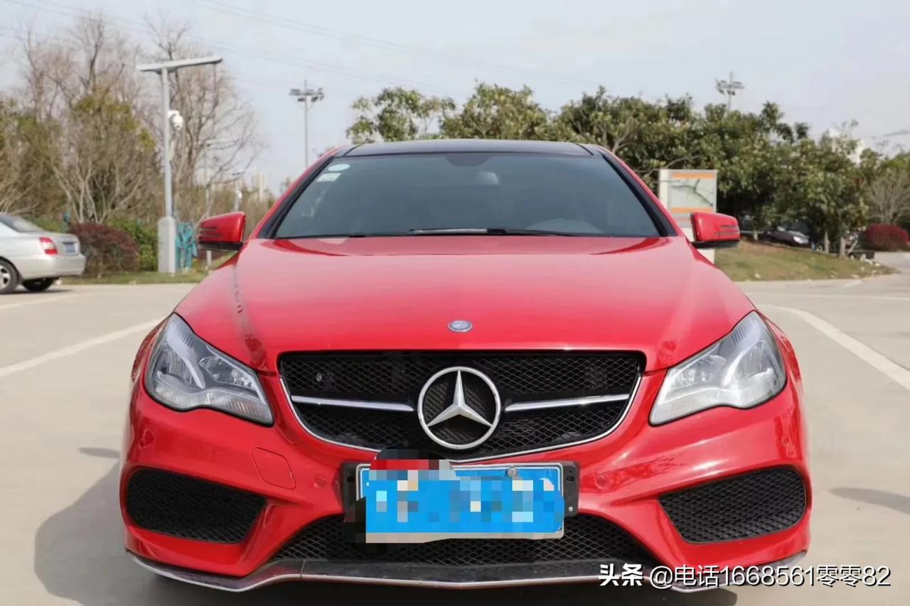 16年奔驰e200cooper轿跑唯美车身红黑配色既显精致又显示时尚动力充沛