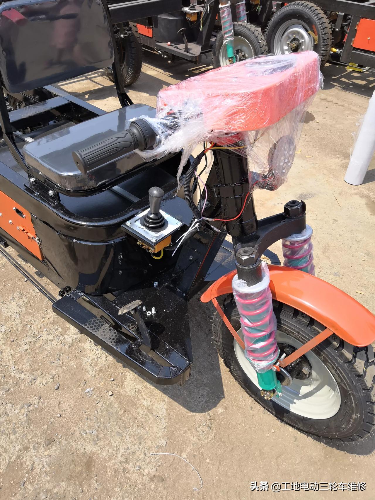 专注工程电动三轮车整车及配件改组装电动叉车升降平台套件齐全欢迎