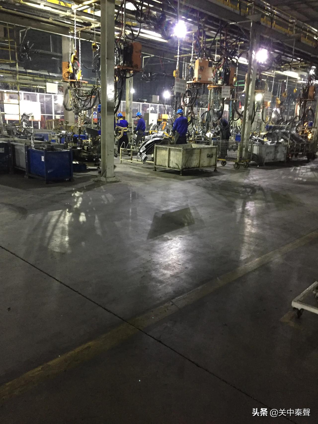 比亚迪焊装车间比亚迪宋豪华旗舰车型装配局部调试链接线