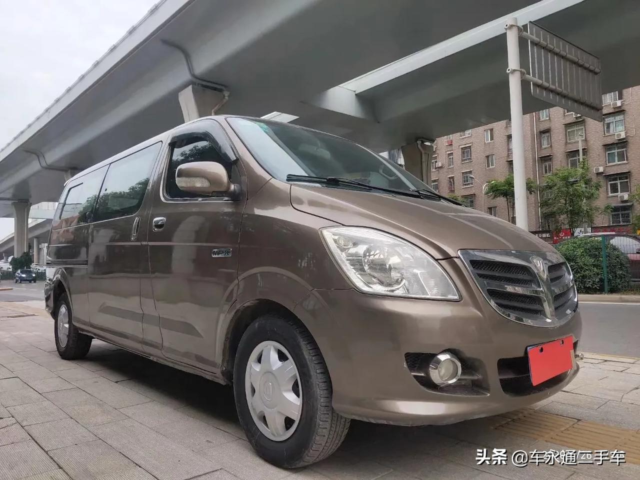 拿下一个创业助手12年5月上牌福田蒙派克e手动25l七座柴油版独立座椅