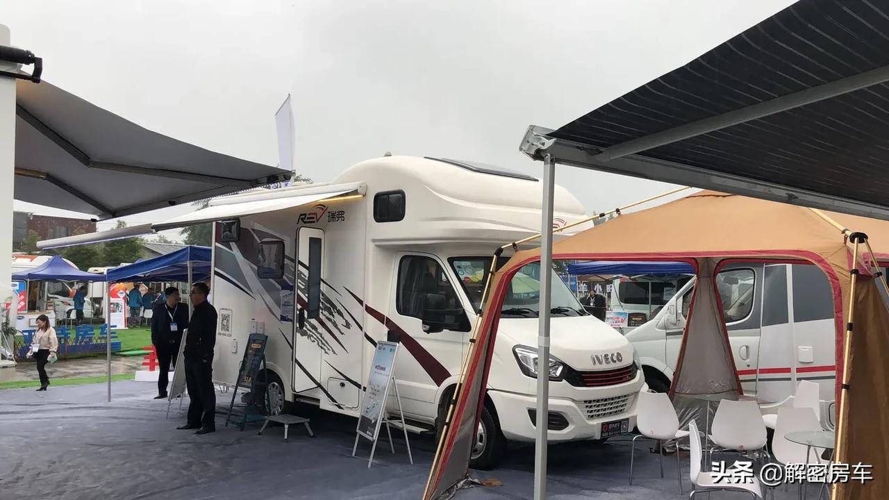10月24-27日,瑞弗成都国际房车展成都棕榈世界房车露营