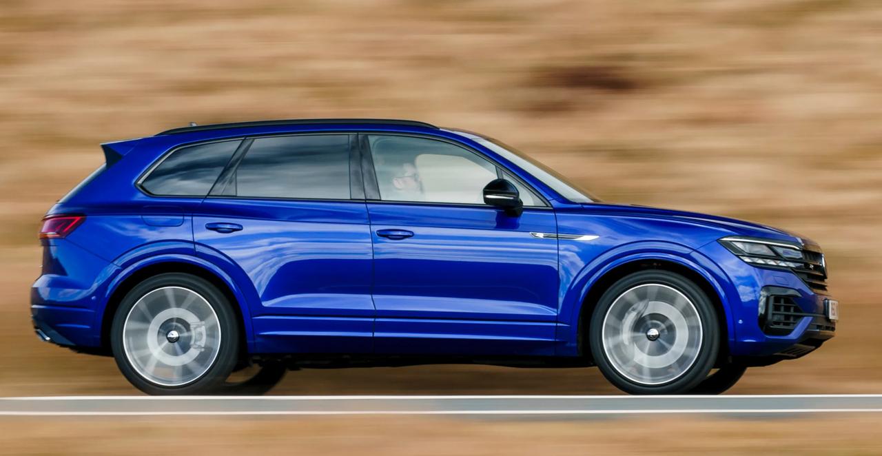 大众途锐代表着德国大众的顶级造车水平强劲的动力彪悍的越野能力高级