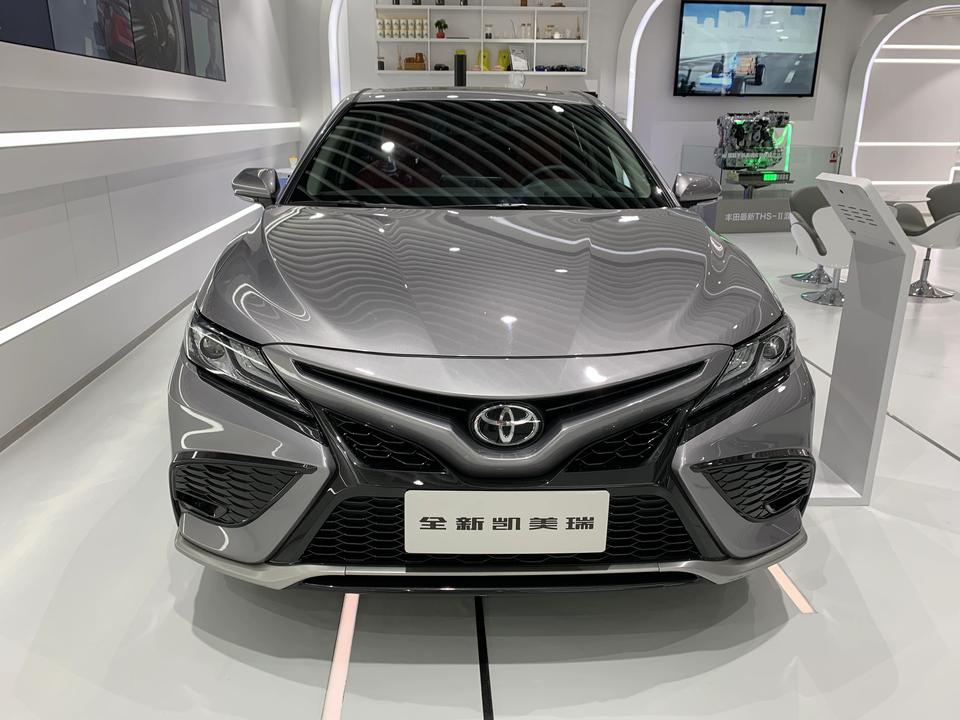 5s凯美瑞锋尚版钛辉银展览车,还是2