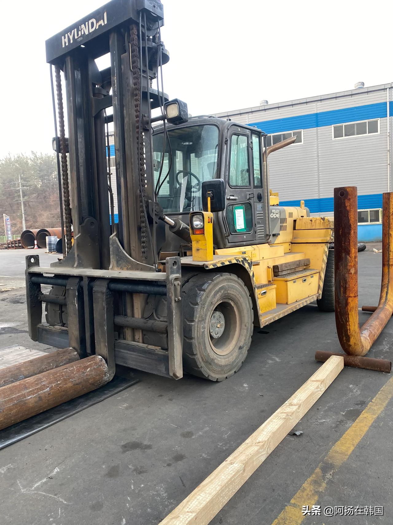 在韩国 会社的现代160de型16吨叉车 270马力低速柴油