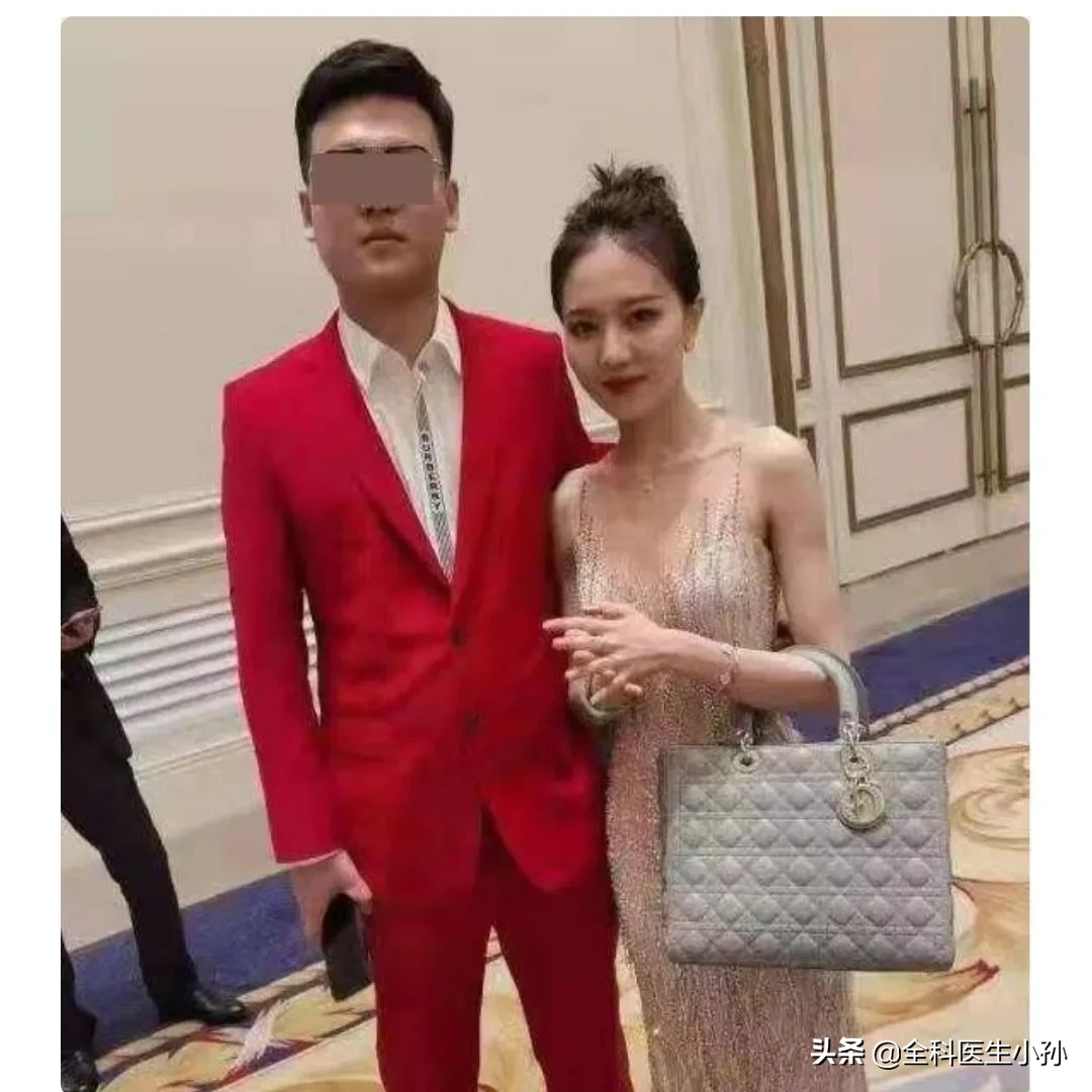 65页PPT，脚踩两只船的女人项思醒翻船了，可能是因为船太多了吧！