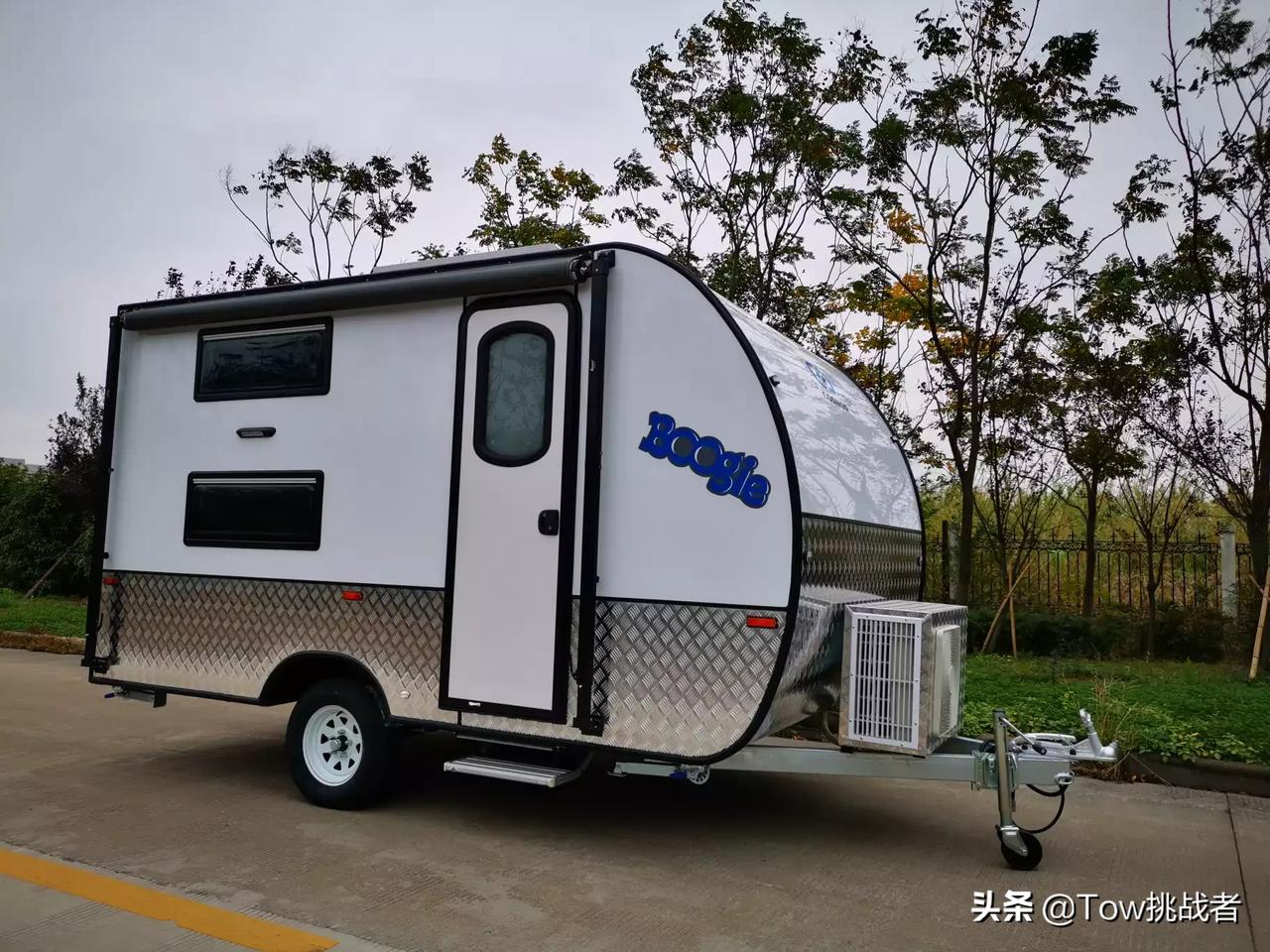 多用途搬家工拖挂房车