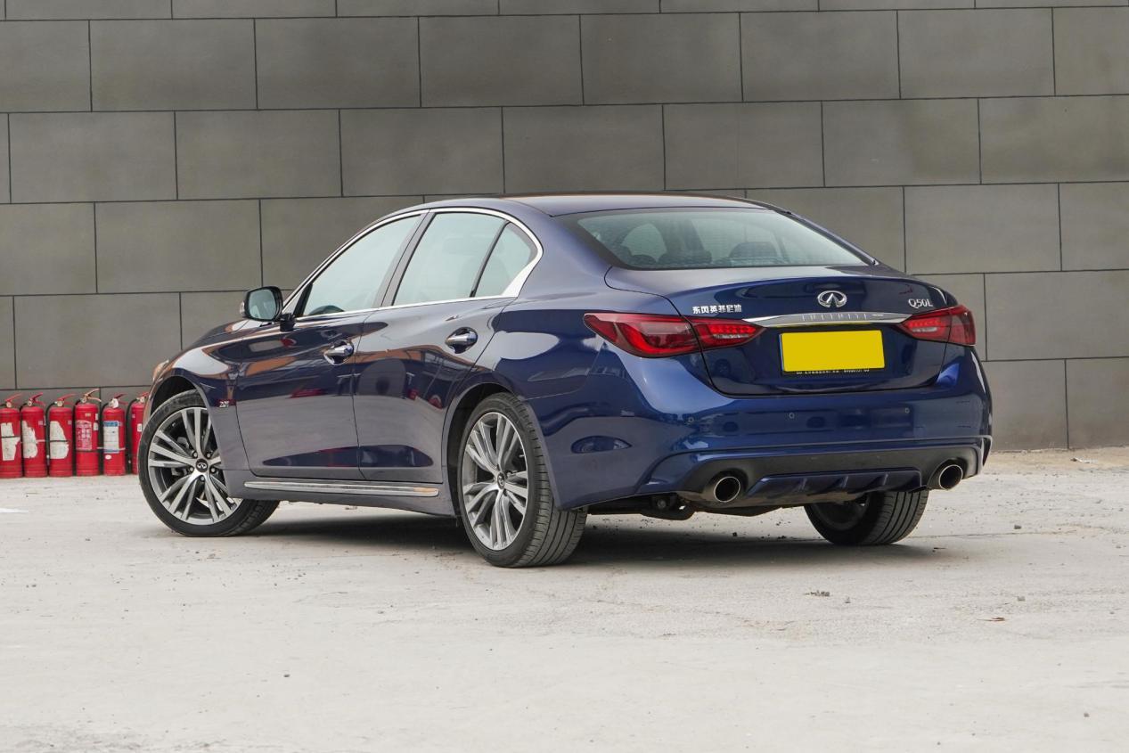 2021款英菲尼迪q50l上市,标配2.0t 7at,售26