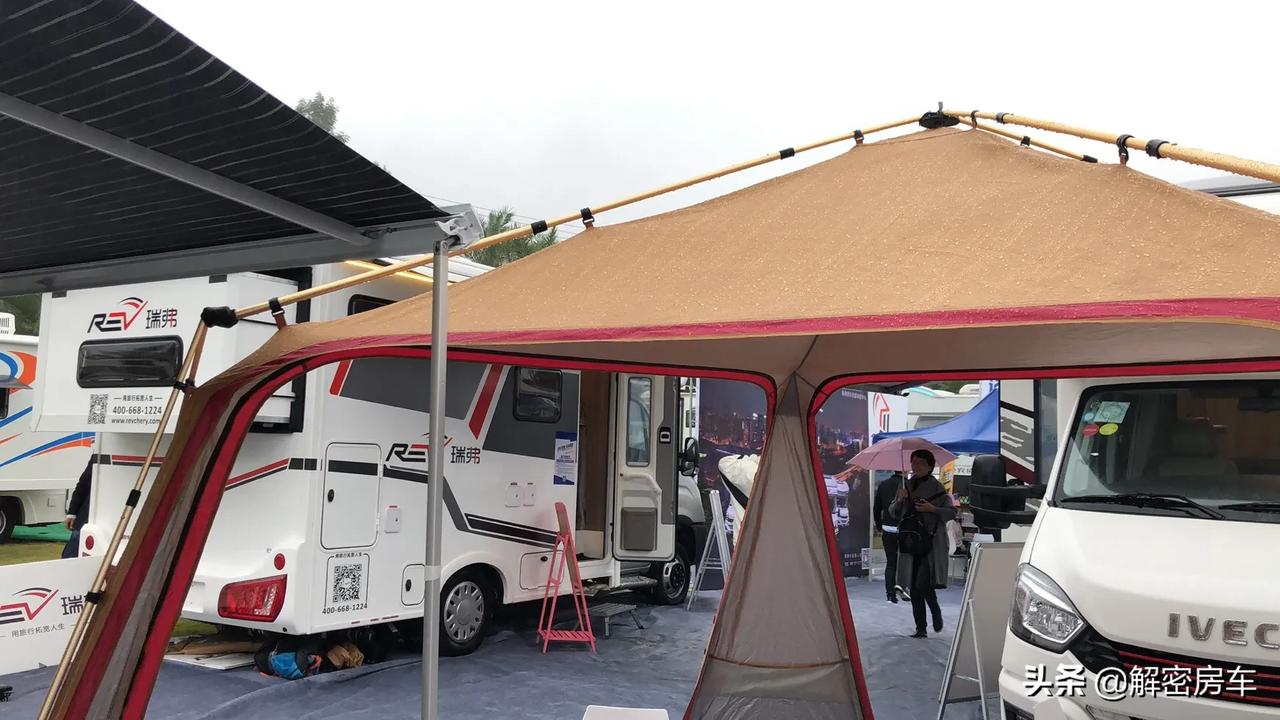 10月24-27日,瑞弗成都国际房车展成都棕榈世界房车露营