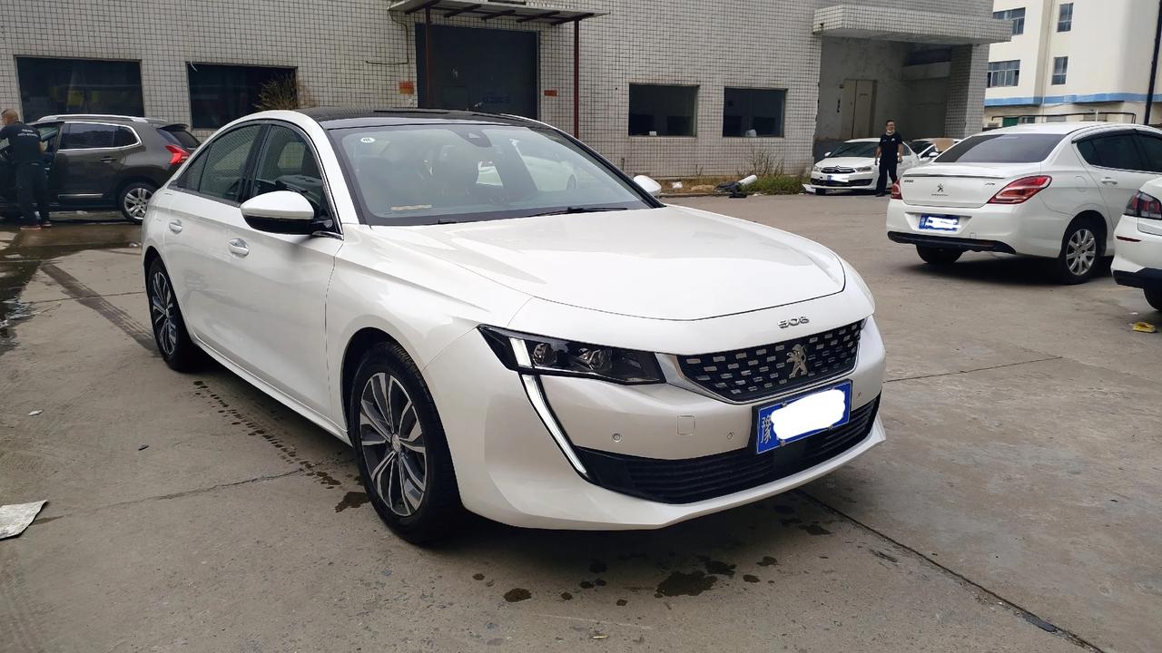 标致508l白色贴黑膜确实很惊艳我是法系忠实粉,一日法系终