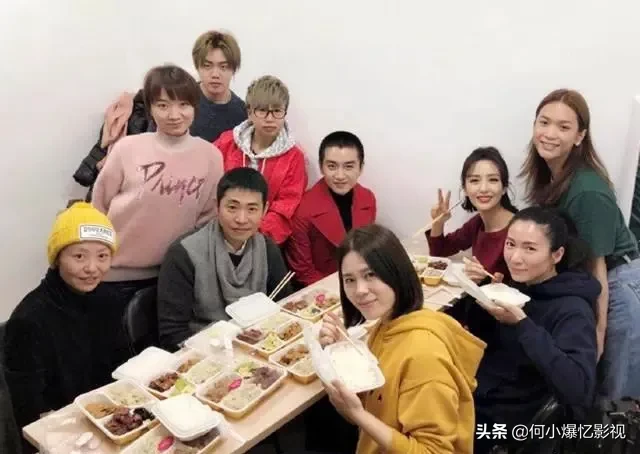 春晚|王俊凯晒春晚年夜饭 明星们年夜饭怎么吃的