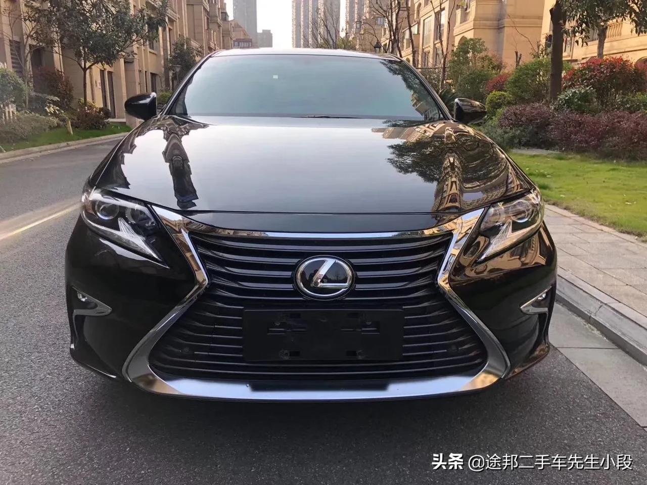 16年7月份日本原装进口,16年9月份上牌的雷克萨斯es20