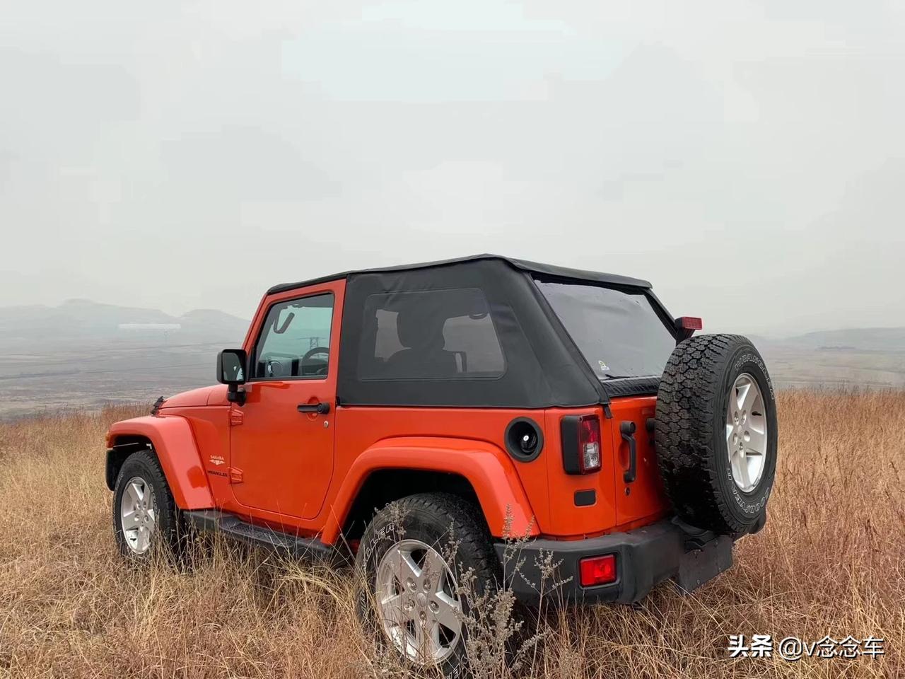 0 两门四座 高低速四驱 可拆卸顶
