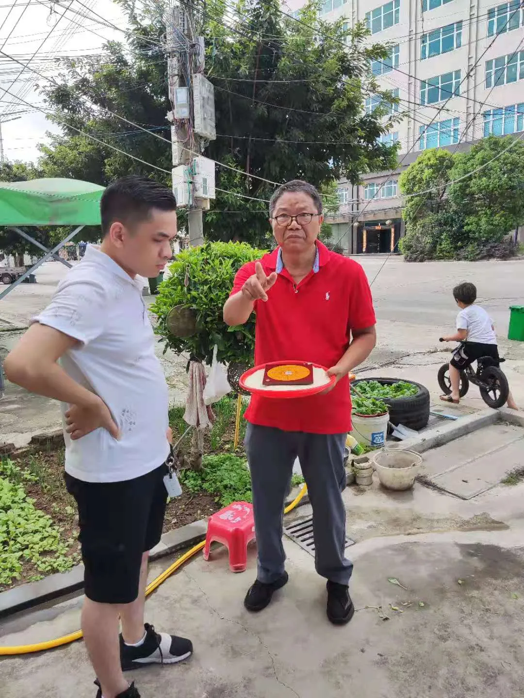 曾祥裕应潮汕客商之邀调理阴阳宅风水