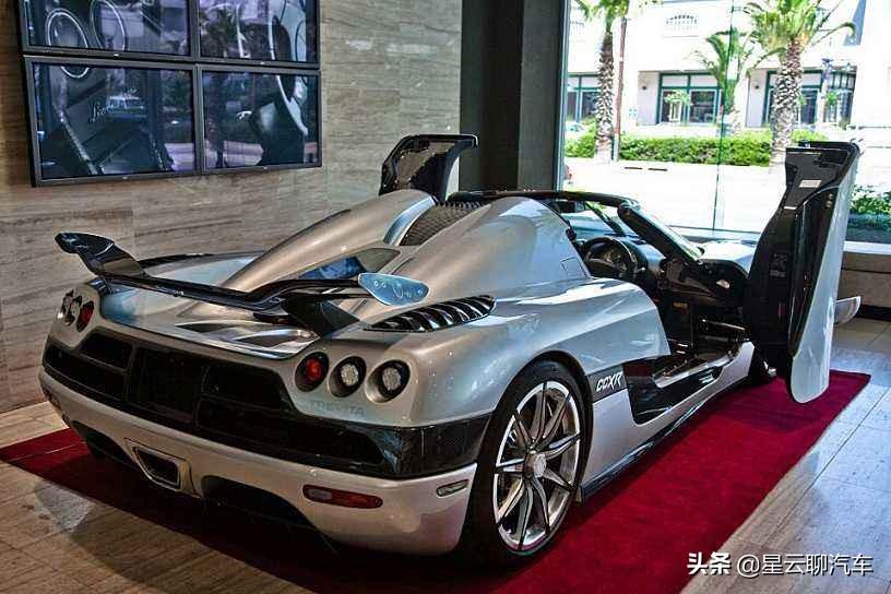 koenigseggccxrtrevita全球仅限量2台全车采用独特的银色碳纤维打造而