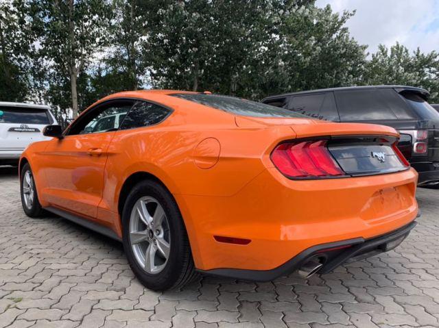 2020款加版福特野马23t暴力橙色配置10速变速箱盲点外后视镜氙气大灯