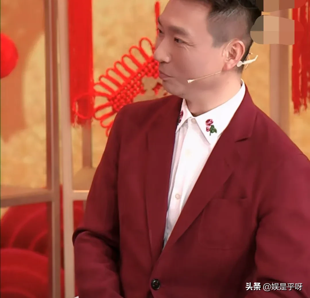 主持|央视春晚主持阵容大换新小尼思思压力大董卿接班人张韬帅气