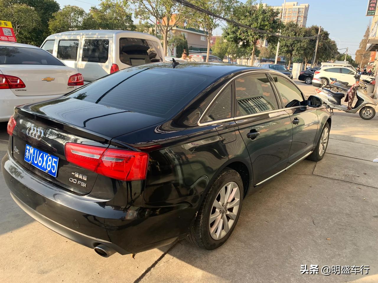 兴化市明盛二手车行相邀您来看一台14年奥迪a6