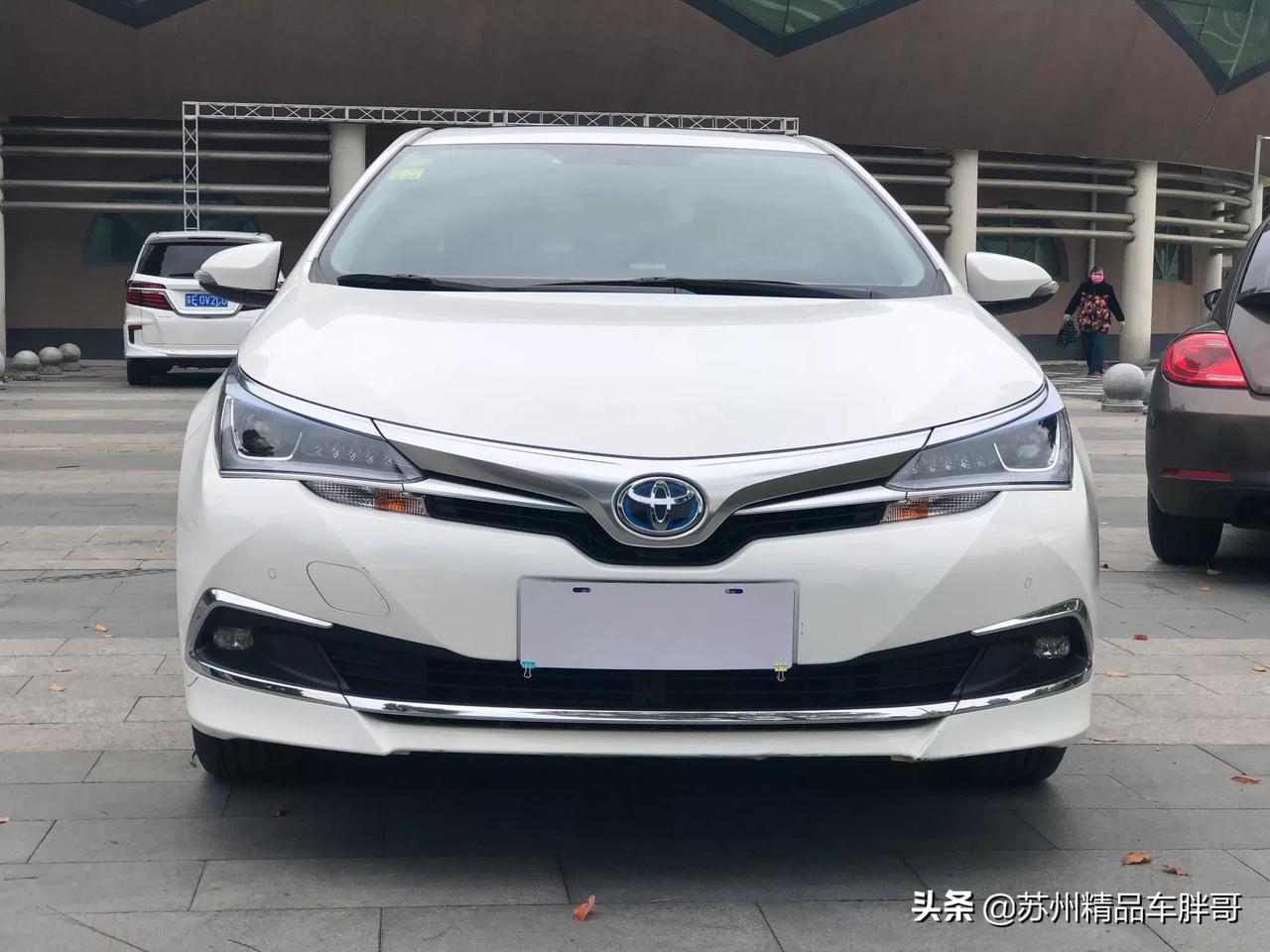 18年卡罗拉18双擎cvt精英版丰田油电混动车型极品车况5w公里真正的2