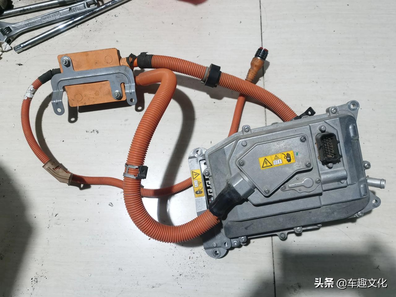 奔驰s400底盘代号221逆变器4s店34102元,按照这个