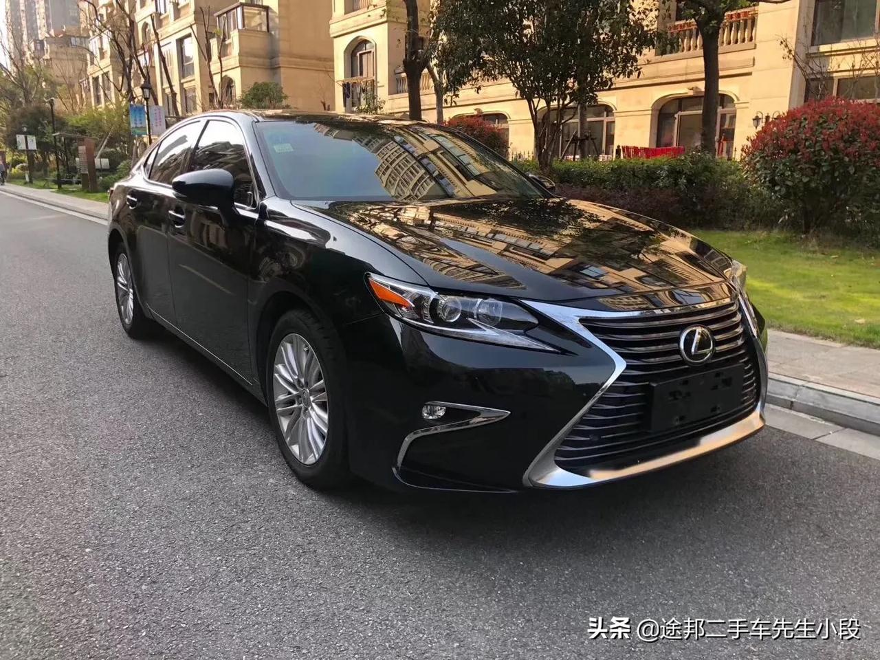 16年7月份日本原装进口,16年9月份上牌的雷克萨斯es20