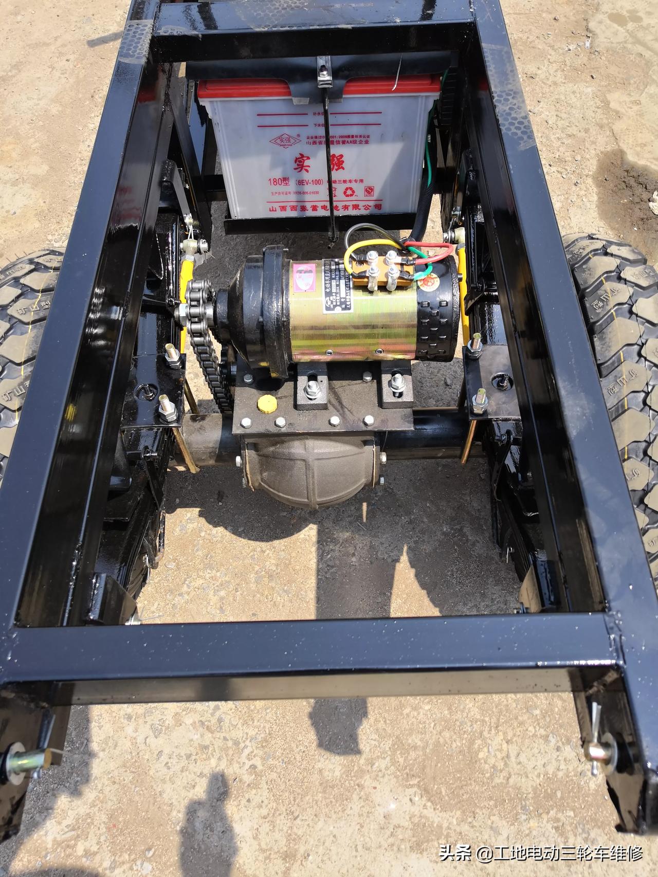 专注工程电动三轮车整车及配件改组装电动叉车升降平台套件齐全欢迎