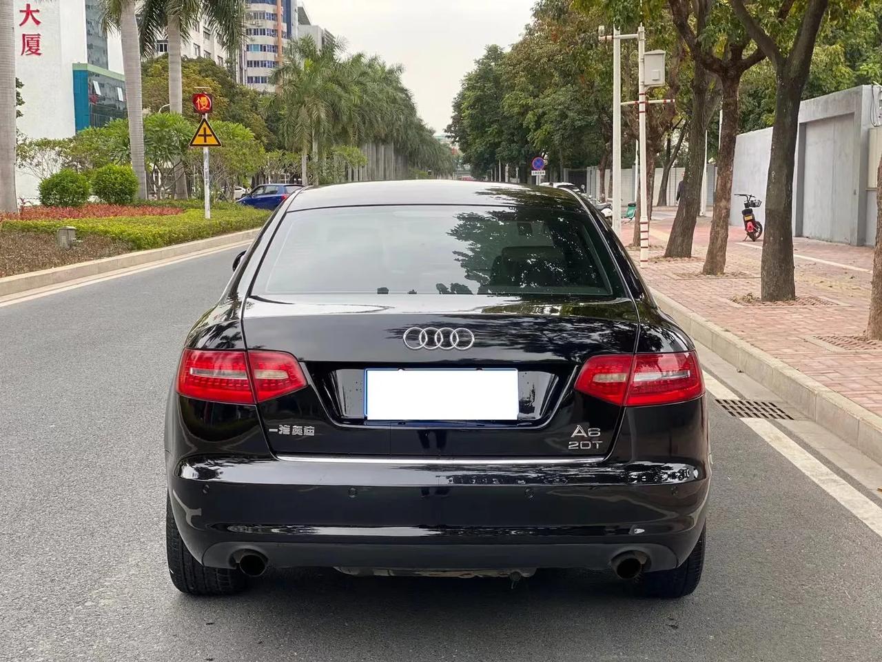新到2010年奥迪a6,2.0t排量,实表13万多公里,配置