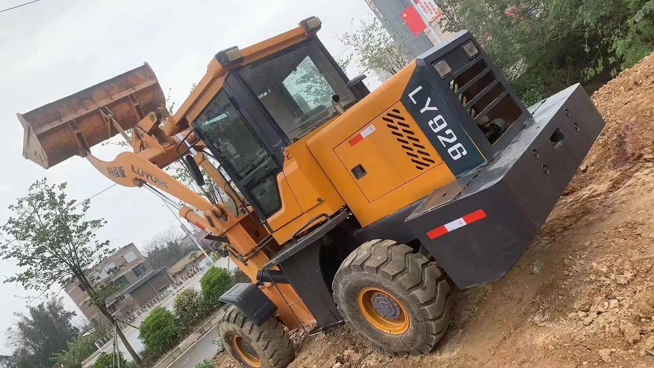 17款,鲁宇重工926n,手动,装载机卸载4.7米,配20