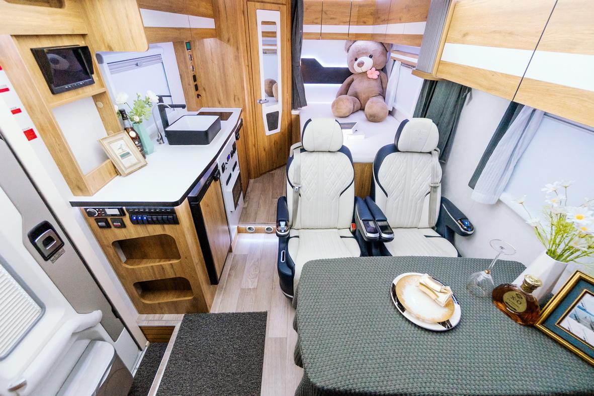 下面的几种房车布局你最爱哪一款呢我喜欢第一款那你们呢评论区见房车