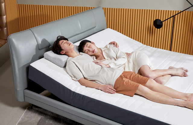 用了这个床，我真能躺一天！8H Feel真皮智能电动床X Pro体验