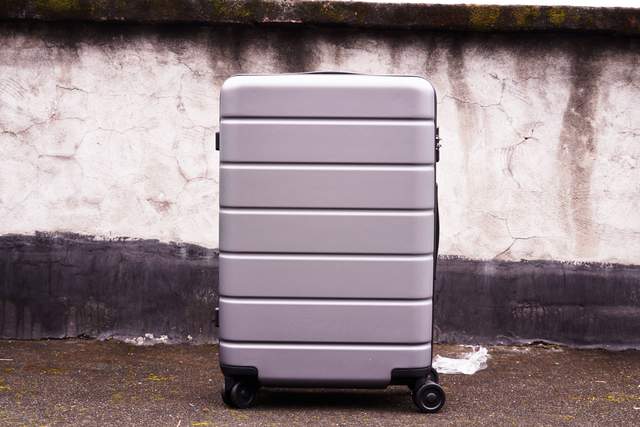 开学装备太多，背包装不下？小米24寸新品行李箱来了