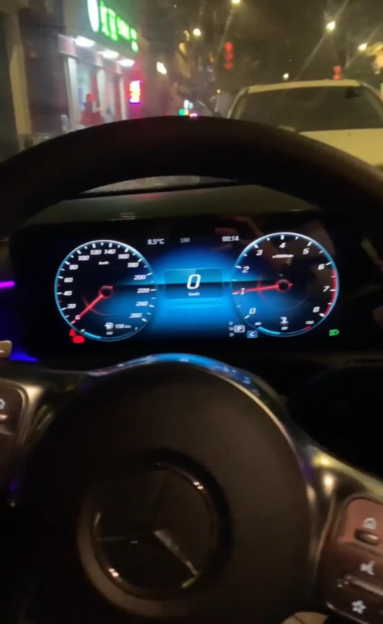 奔驰a200l 人生第一辆车,成功人士的标配!01-30发布等你艾特我