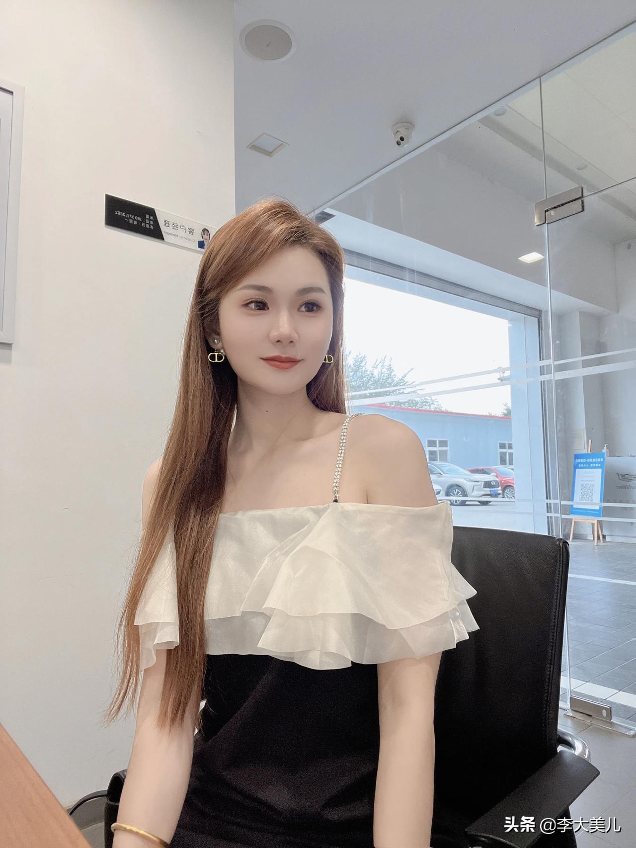 还被骗十几万吗,圆方之间凯迪拉克员工应该跟这样的美女检测车的轮胎