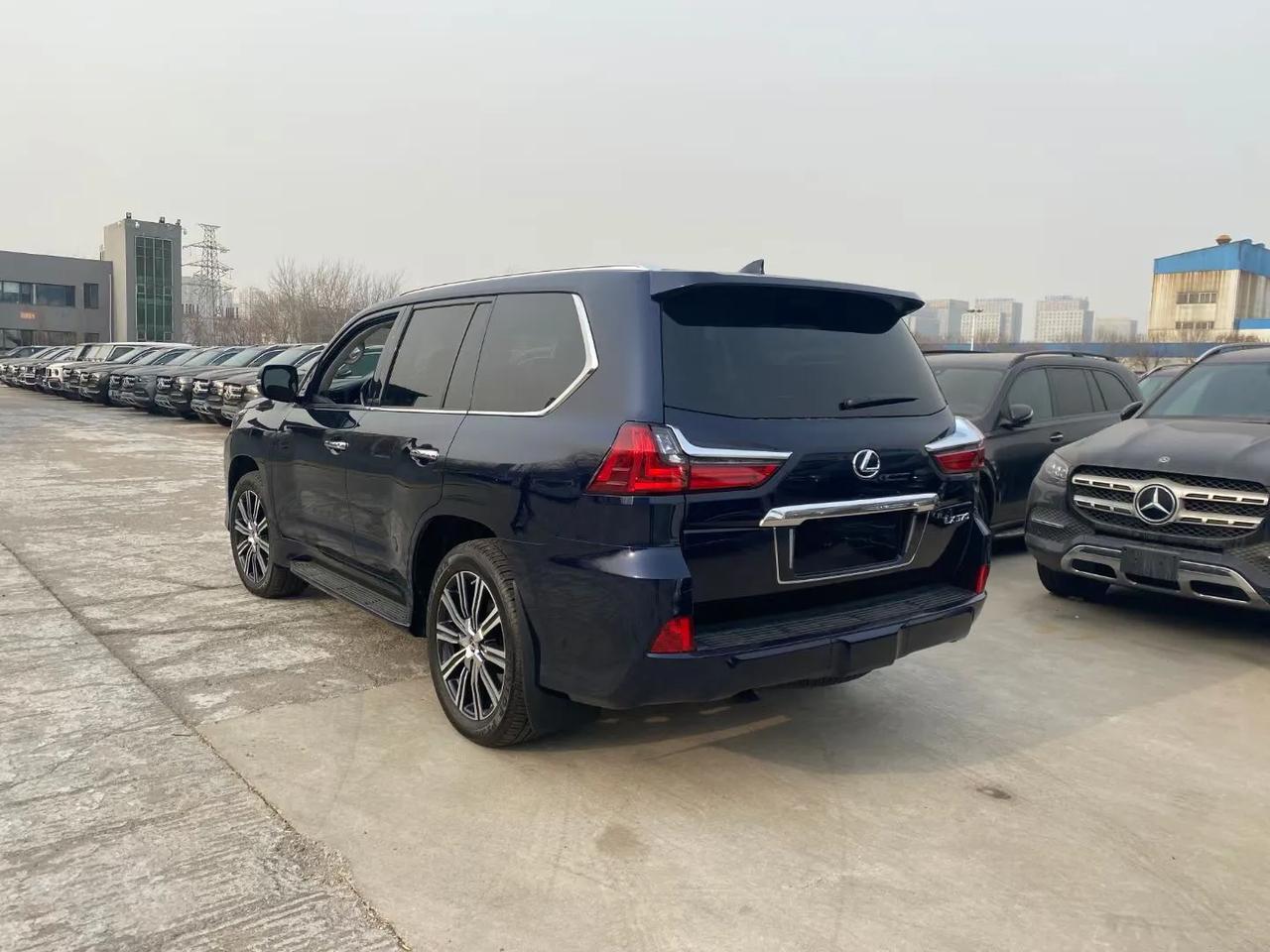 汽车届的理财产品 大哥的座驾 雷克萨斯5700__懂车帝