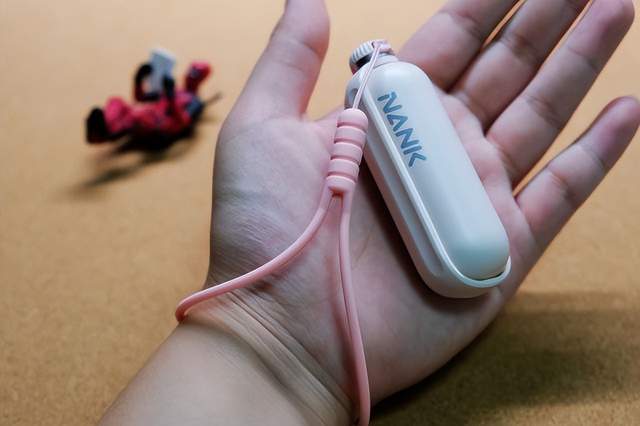 口袋里的太空舱-滑动开启蓝牙耳机音乐新体验