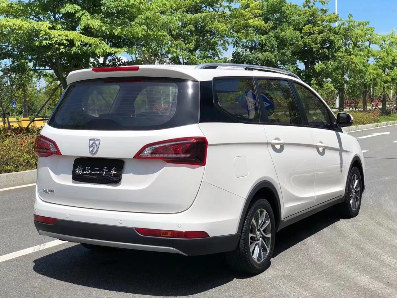 最新上架一台19年宝骏730,1.5t自动波七座,市场稀有车