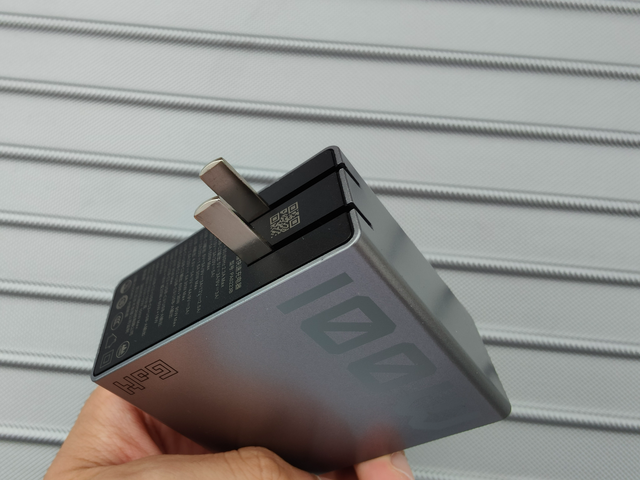 努比亚100W氮化镓，双C口，轻便又方便