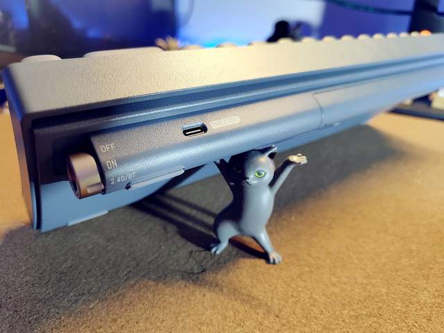 翘起来，更舒适——洛斐小翘三模机械键盘