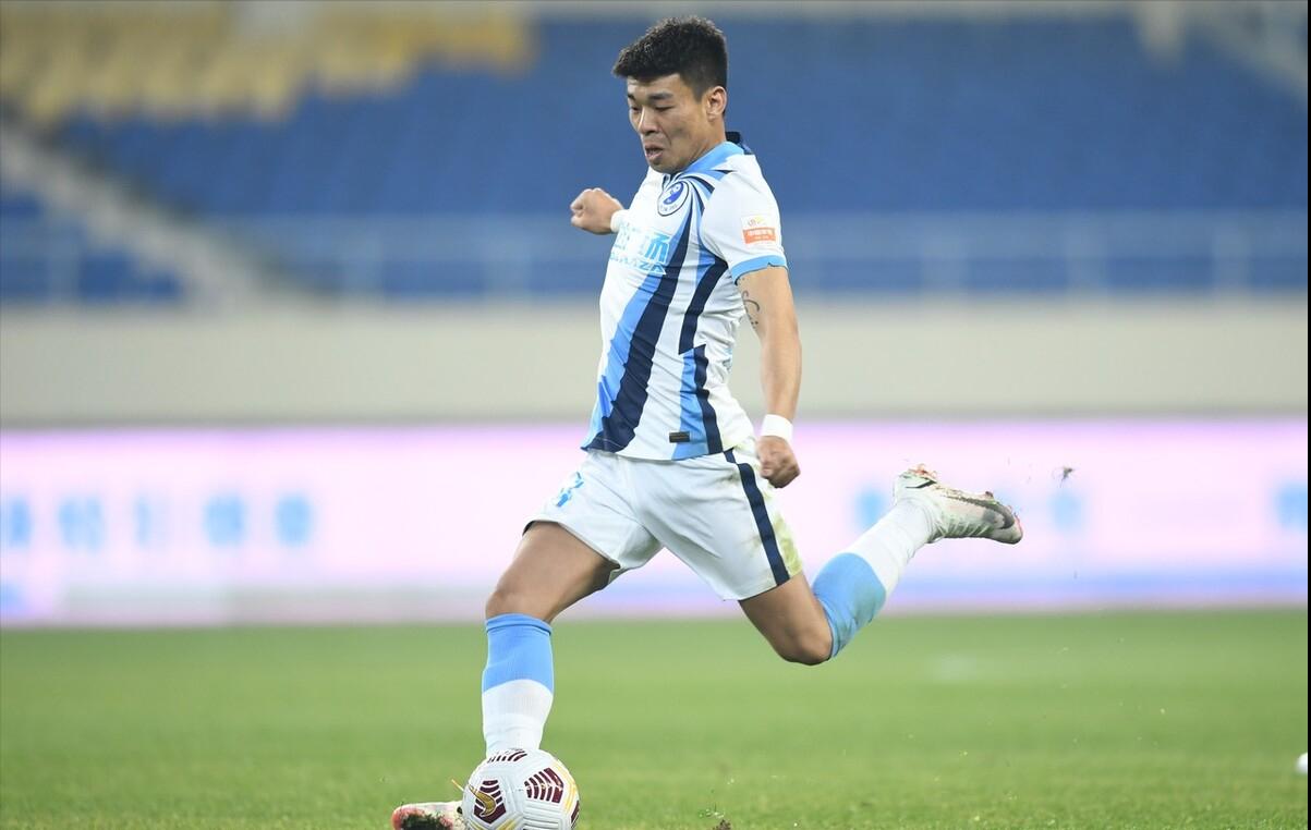 大连人队左路告急阿贤北上长春李帅南下左脚将仅剩两人