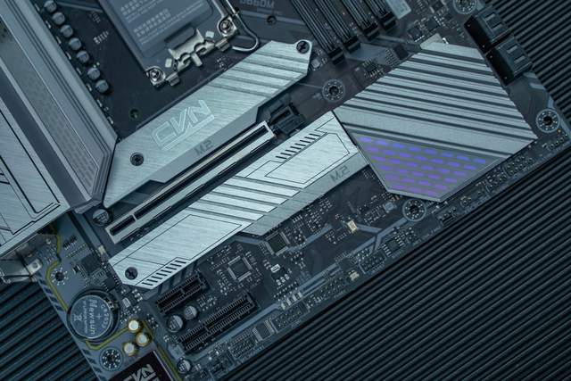 用得流畅，性价比高。体验七彩虹B660M gaming pro V20