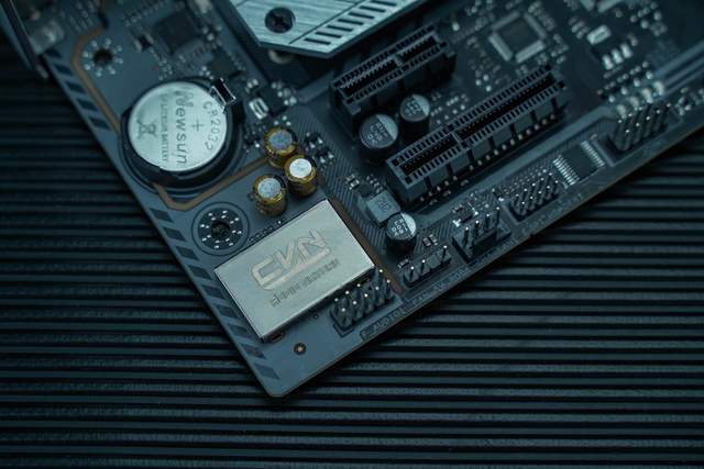 用得流畅，性价比高。体验七彩虹B660M gaming pro V20