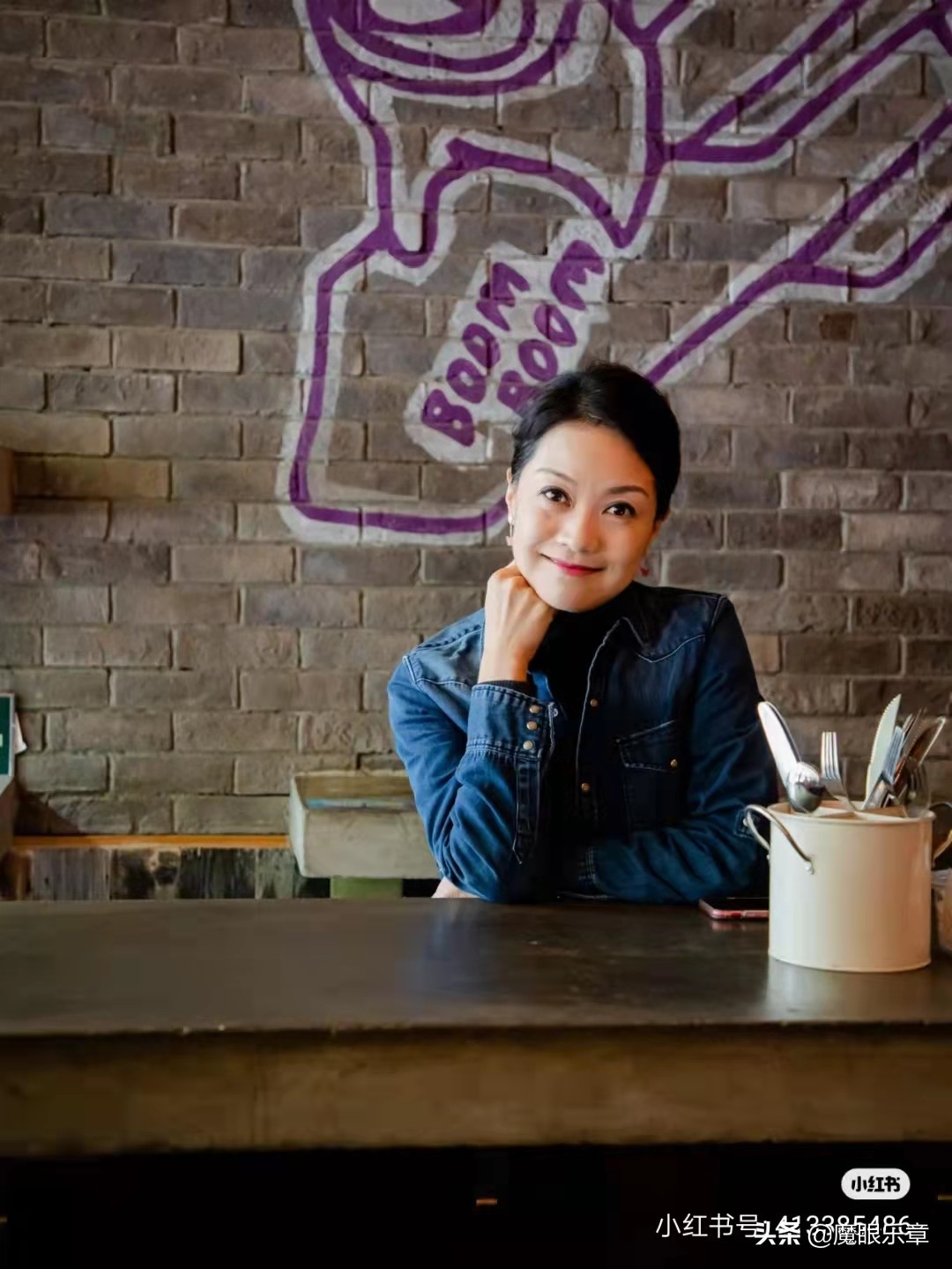 张蒙晰,曾是上海有线音乐台知名主持人,也曾用梦溪作为播音名成为90