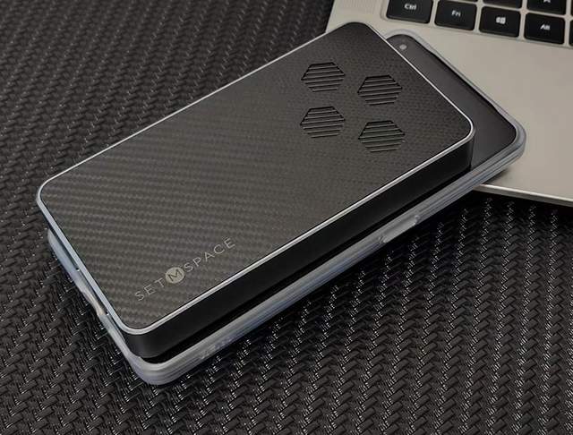 小巧便携多功能，10Gbps 十合一硬盘盒扩展坞：打工人的办公利器